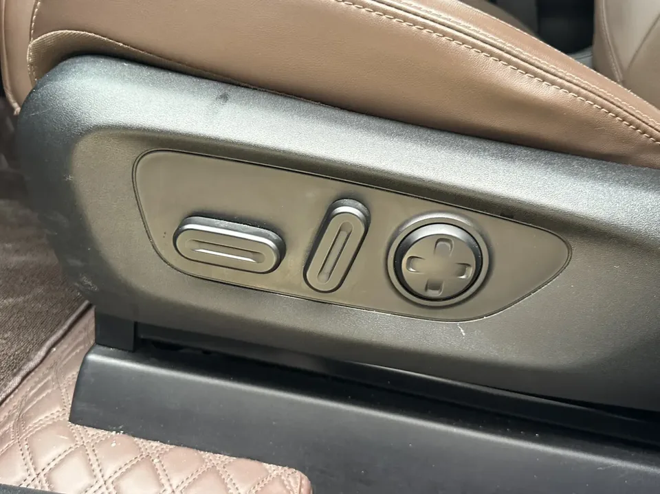 Leapmotor Zero running C11 Extended Range 285 Intelligent Edition 2023 — миниатюра 3