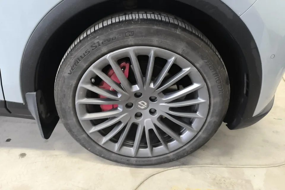 Leapmotor Zero running C11 Pure Electric 580 Premium Edition 2025 — миниатюра 4