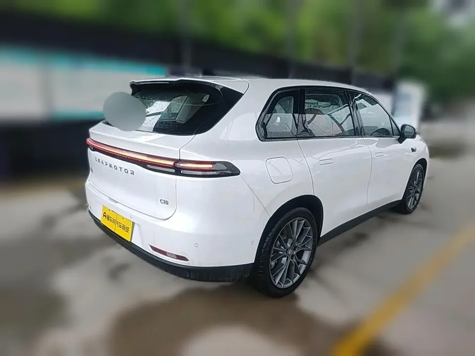 Leapmotor Zero running C10 Extended Range 210 Intelligent Edition 2026 — миниатюра 3