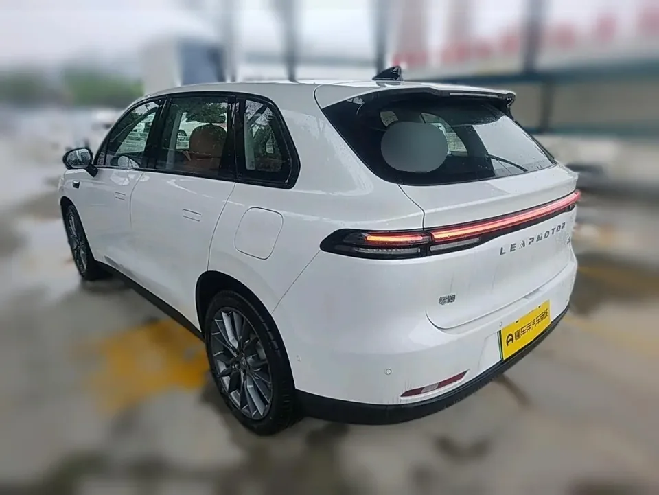 Leapmotor Zero running C10 Extended Range 210 Intelligent Edition 2026 — миниатюра 4