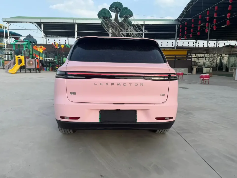 Leapmotor Zero running C10 Extended Range 210 Intelligent Edition 2024 — миниатюра 2