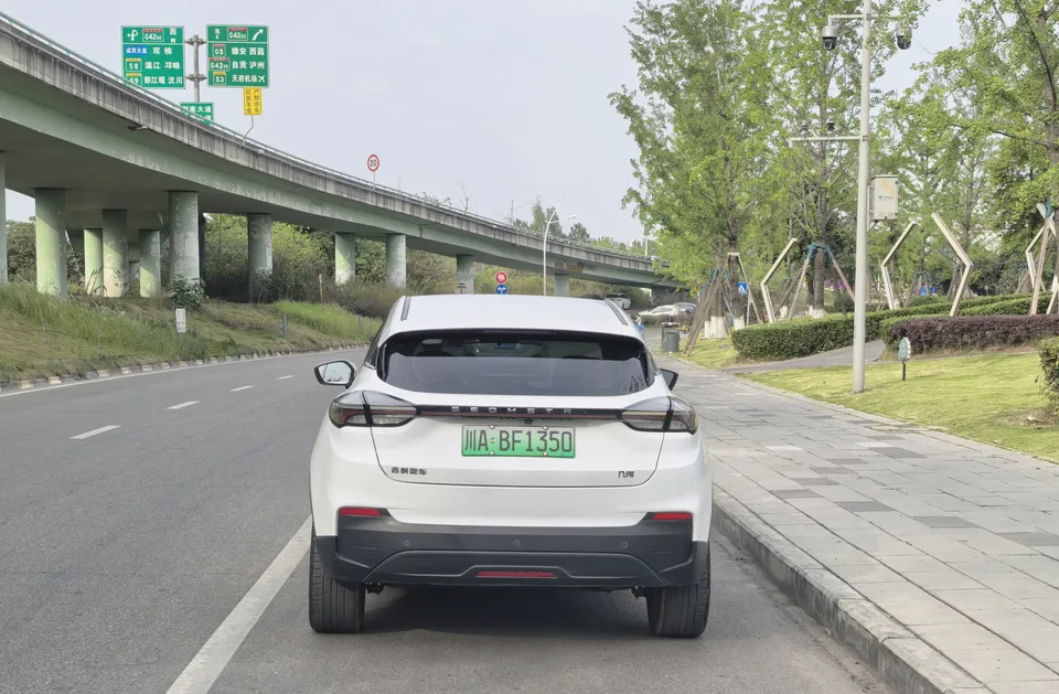 Geely Geometry M6 580 Xinle Edition 2023 — миниатюра 2