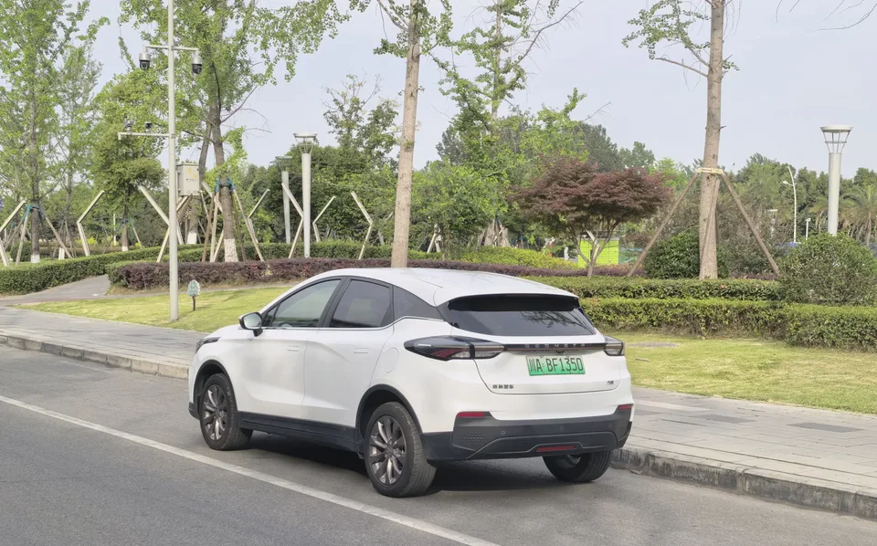 Geely Geometry M6 580 Xinle Edition 2023 — миниатюра 4