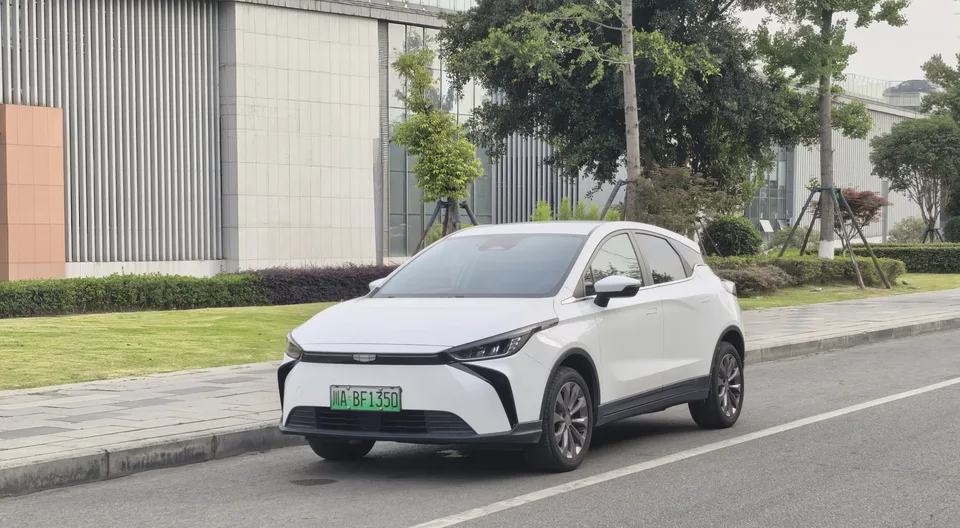 Geely Geometry M6 2023