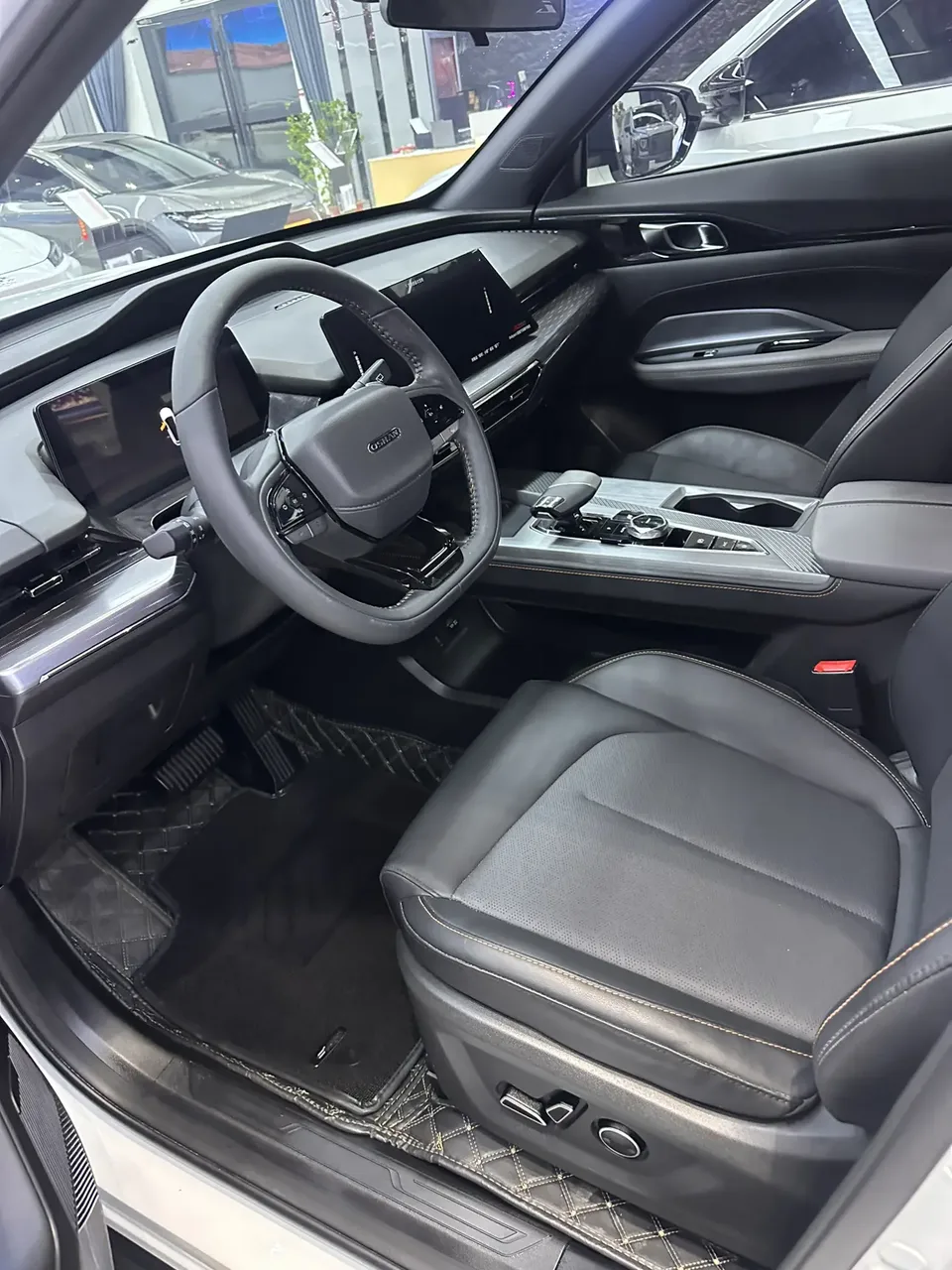 Oshan Changan Auchan Z6 iDD new energy Smart Electric iDD 150KM Flagship Model 2023 — миниатюра 3