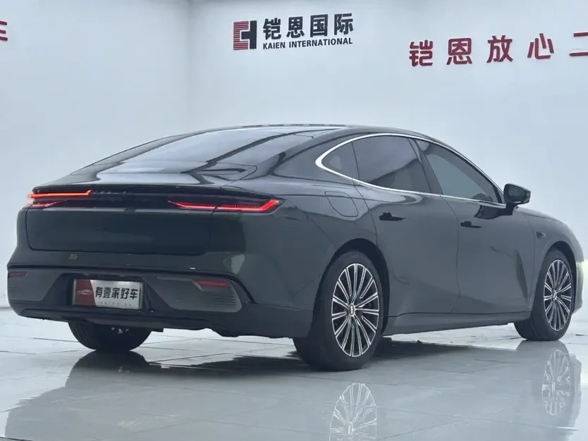 Geely Galaxy Star 8 PHEV 130km EM-P Starship Edition 2025 — миниатюра 2