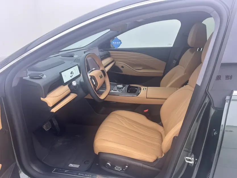 Geely Galaxy Star 8 PHEV 130km EM-P Starship Edition 2025 — миниатюра 4