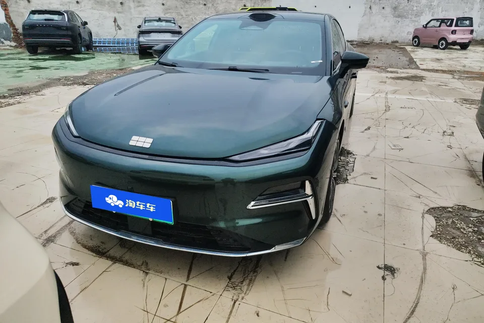 Geely Galaxy Star 8 PHEV 130km EM-P Starship Edition 2025 — миниатюра 2