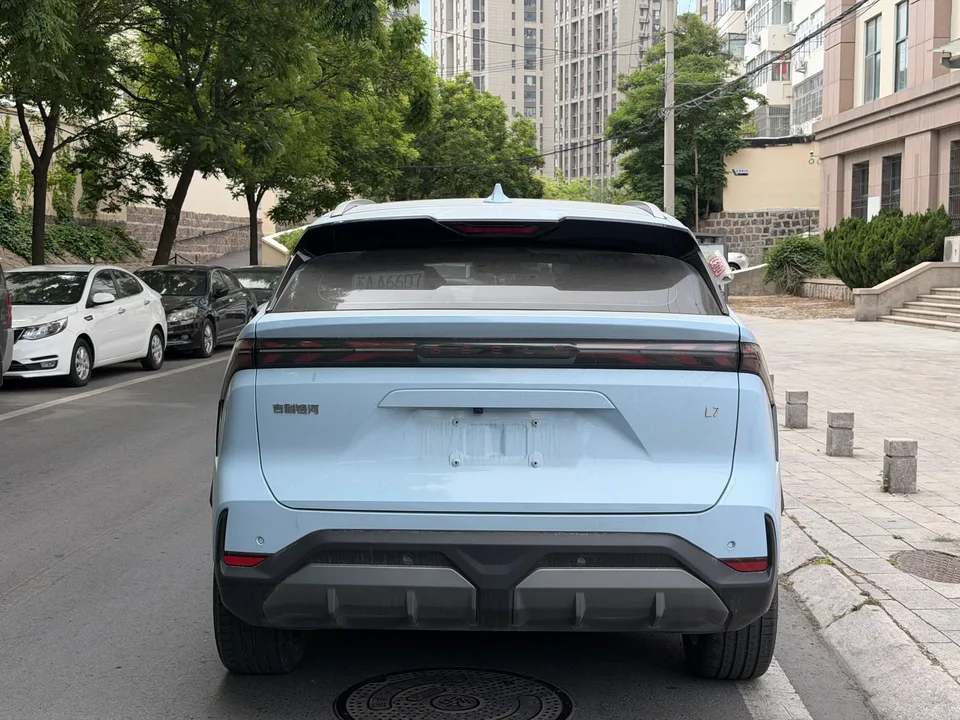 Geely Galaxy L7 1.5T DHT 115km MAX 2023 — миниатюра 2
