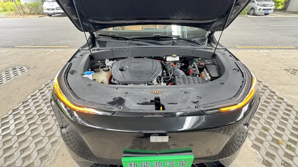 Geely Galaxy L7 1.5T DHT 115km PLUS Longteng Edition 2024 — миниатюра 3