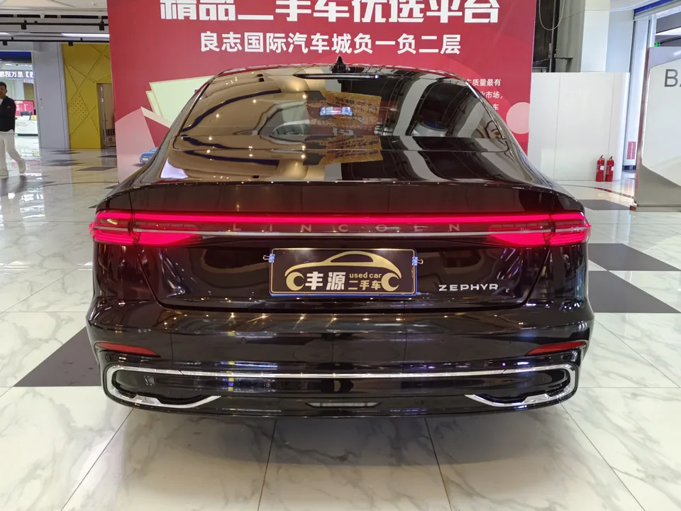 Lincoln Z Lincoln Z 2.0T Premium Edition 2024 — миниатюра 2