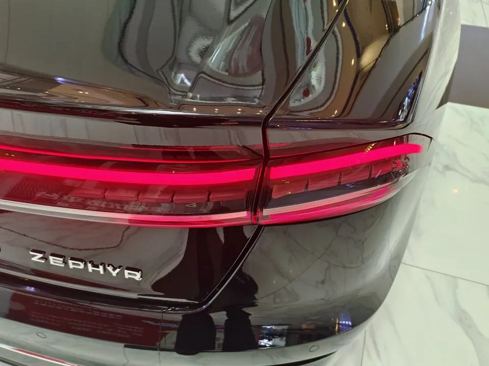 Lincoln Z Lincoln Z 2.0T Premium Edition 2024 — миниатюра 3