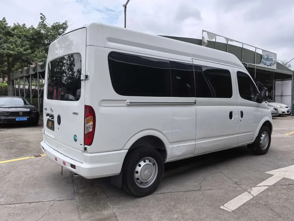 Datong Xintu V80 Xintu V80 PLUS 2.0T 6-speed manual all-rounder long axis mid-top 6-9 seats 2023 — thumbnail 4
