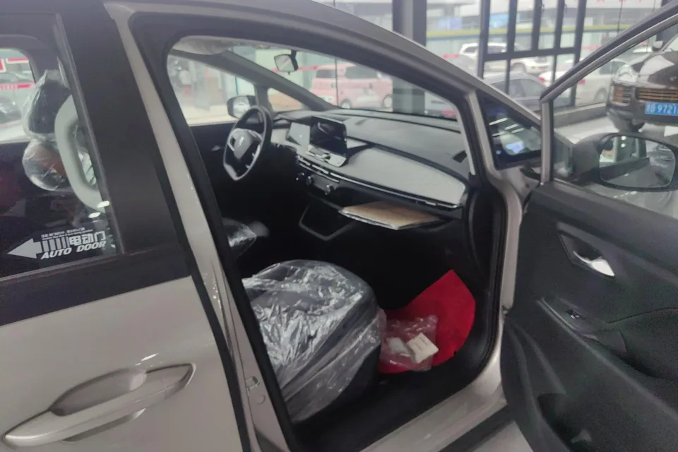 FAW Bestune NAT PRO Yuexiang Travel Edition 425KM 2026 — миниатюра 4