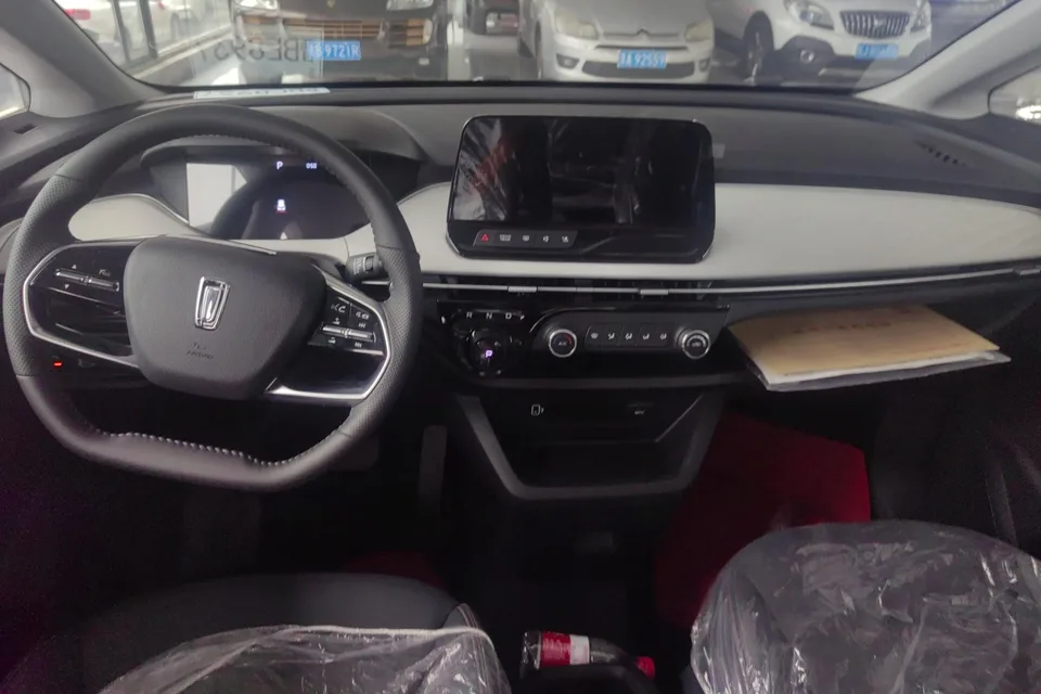 FAW Bestune NAT PRO Yuexiang Travel Edition 425KM 2026 — миниатюра 5