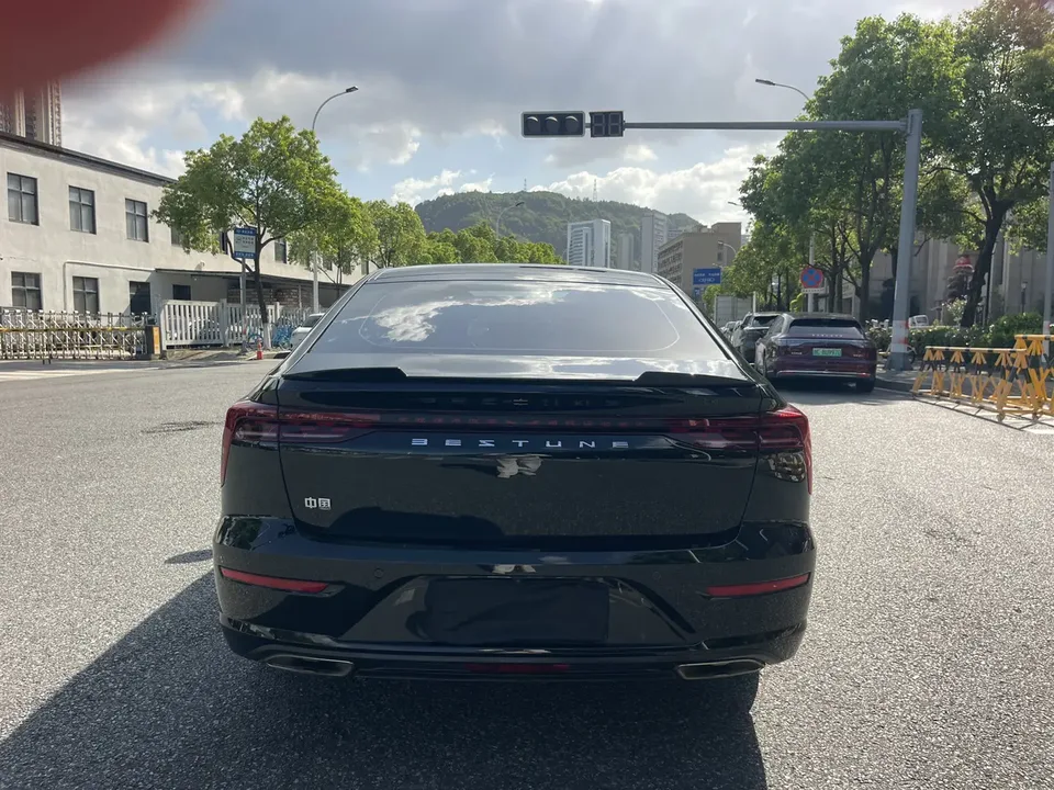 FAW Bestune B70 Besturn B70 Bestune B70 2023 third generation 1.5T automatic enjoyment model 2024 — thumbnail 2