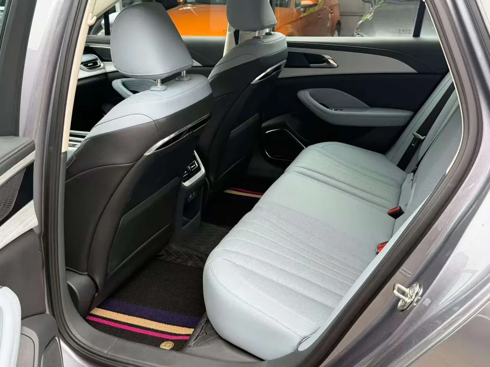 Hongqi H5 PHEV 170 Super Hybrid Edition 2025 — миниатюра 3