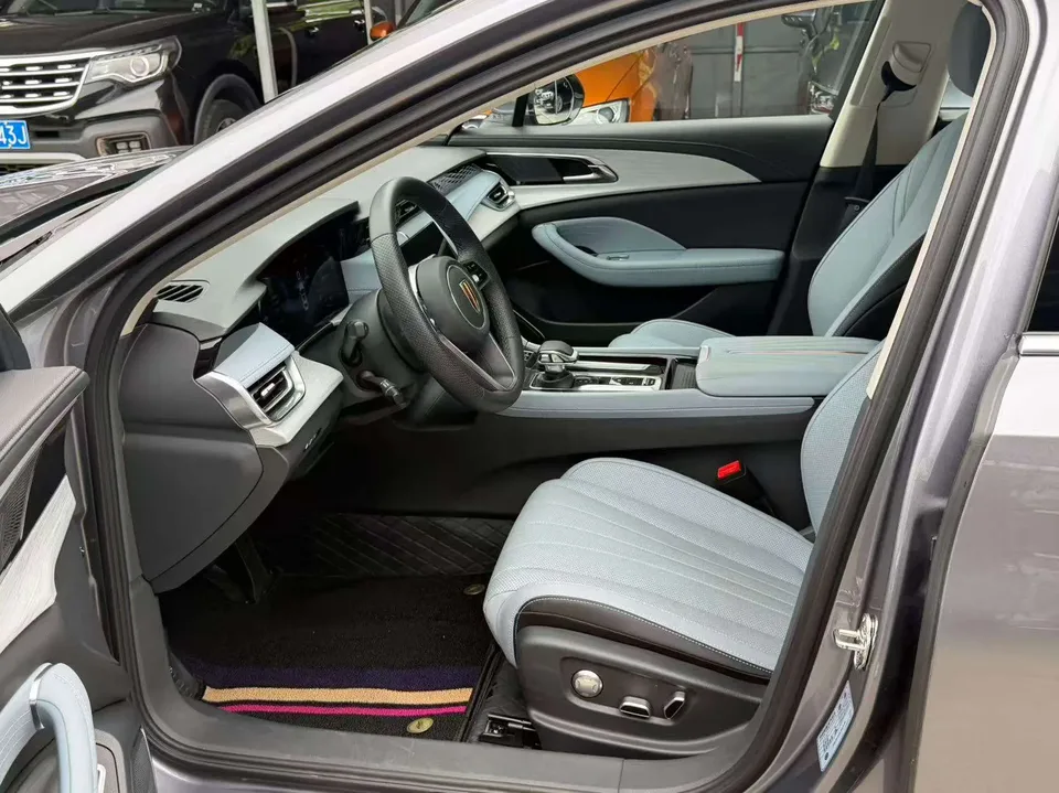 Hongqi H5 PHEV 170 Super Hybrid Edition 2025 — миниатюра 5