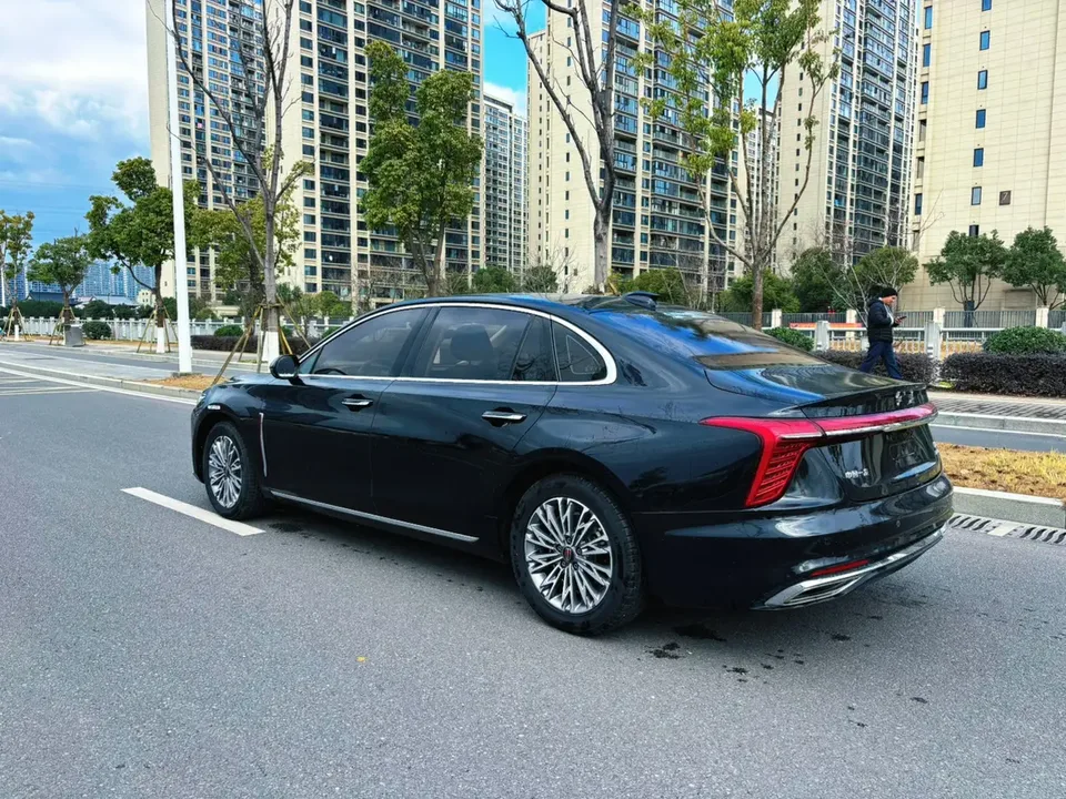 Hongqi H5 Hongqi H5 2023 1.5T DCT Zhilian Qiyue Edition 2023 — миниатюра 2
