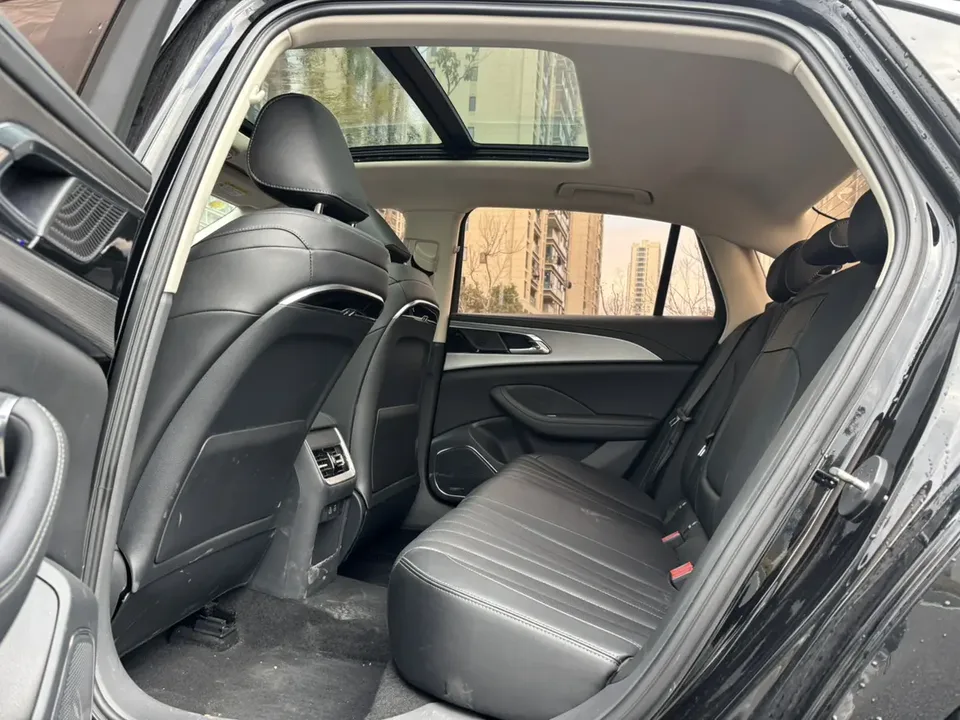 Hongqi H5 Hongqi H5 2023 1.5T DCT Zhilian Qiyue Edition 2023 — миниатюра 4