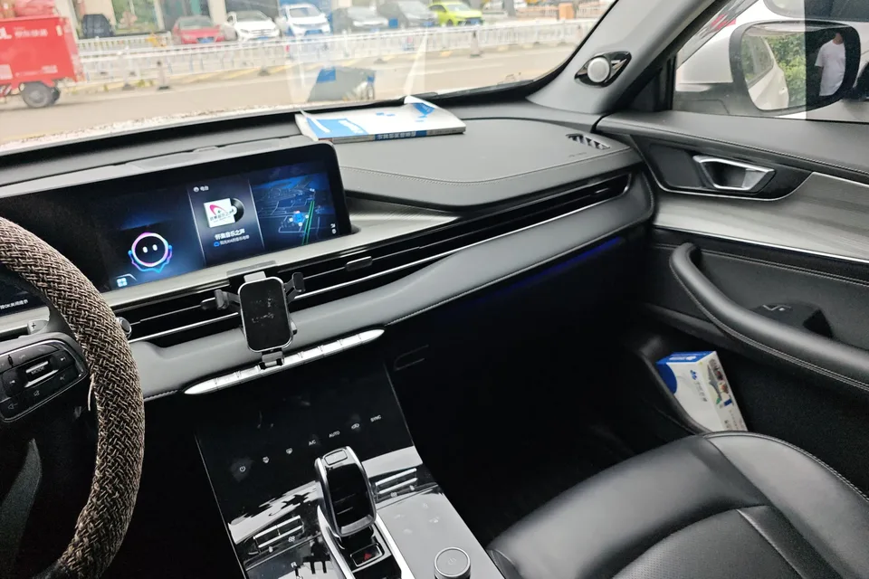 Chery Tiggo 8 PLUS 290TGDI DCT luxury version 2023 — миниатюра 3