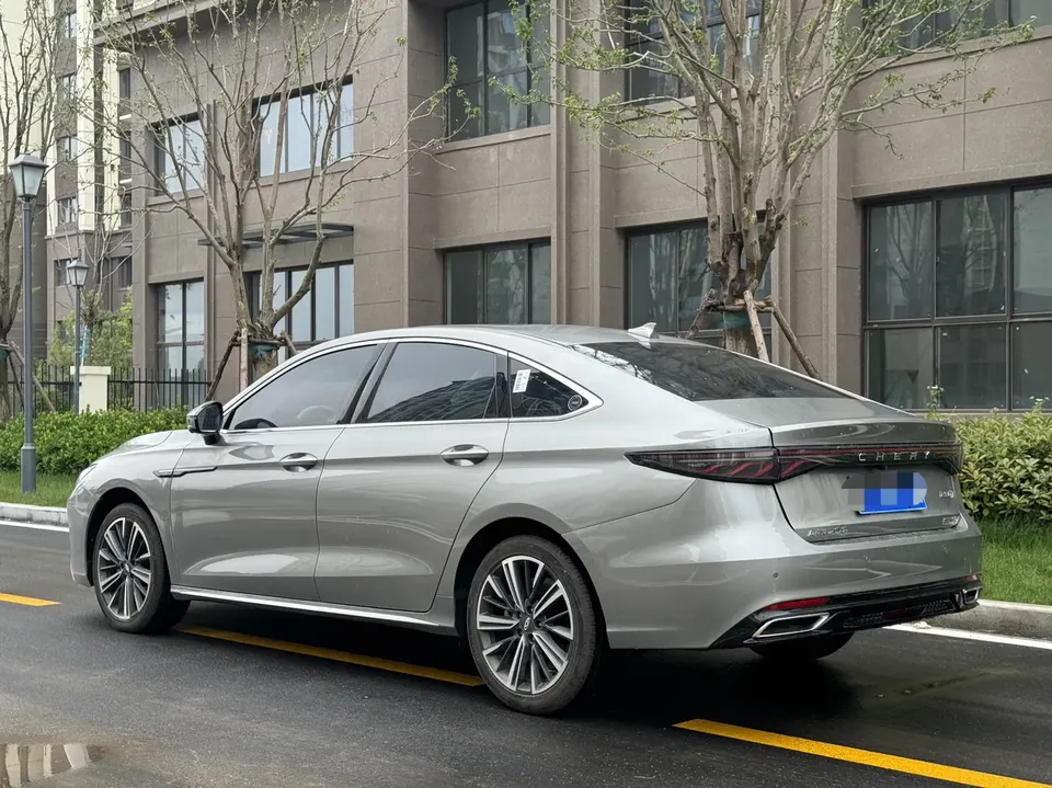 Chery Arrizo 8 PRO 290TGDI DCT Luxury Edition 2025 — миниатюра 4
