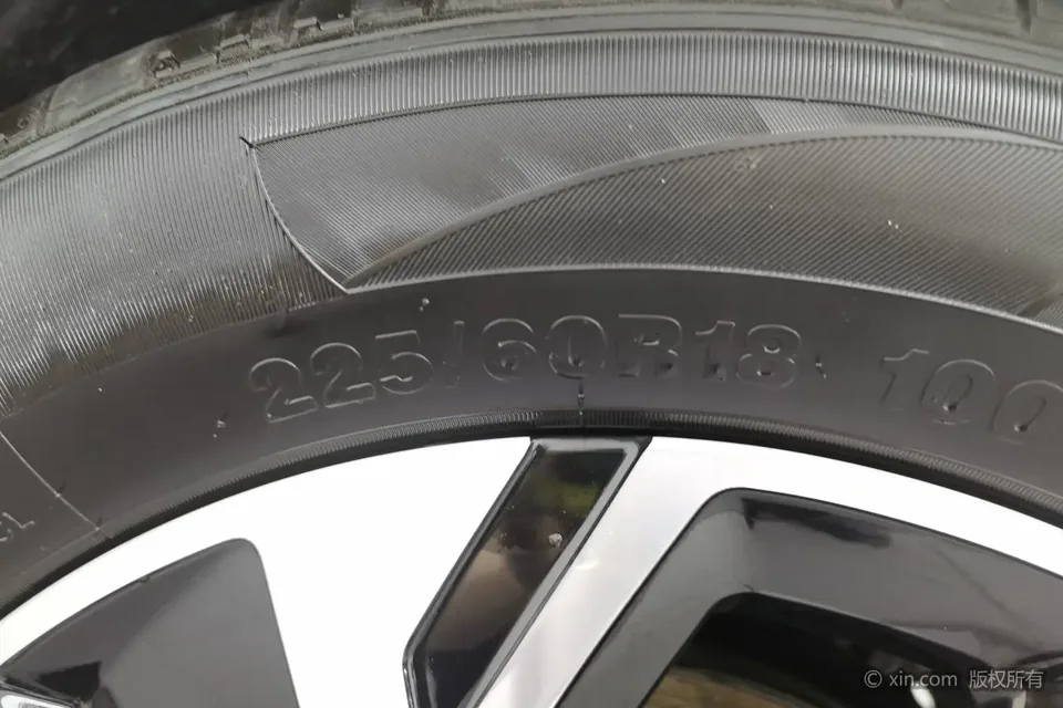 BYD Song Pro DM Second Generation Intelligent Driving Edition DM-i 75KM Leading Edition 2025 — миниатюра 5