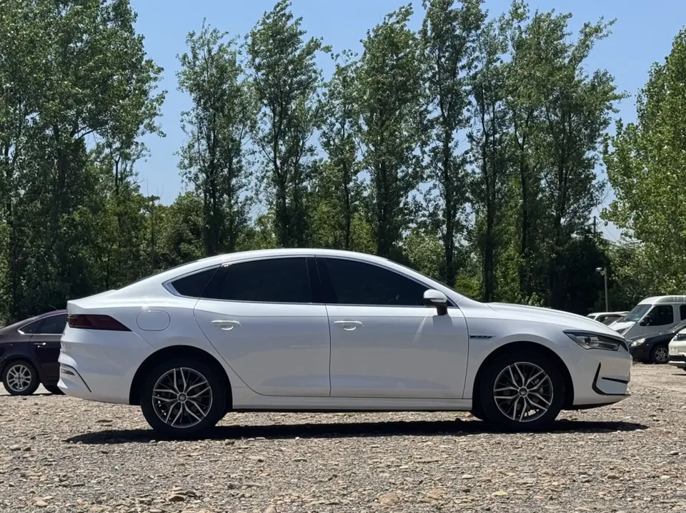 BYD Qin PLUS EV Qin PLUS EV Honor Edition 420KM Leading Model 2024 — thumbnail 2