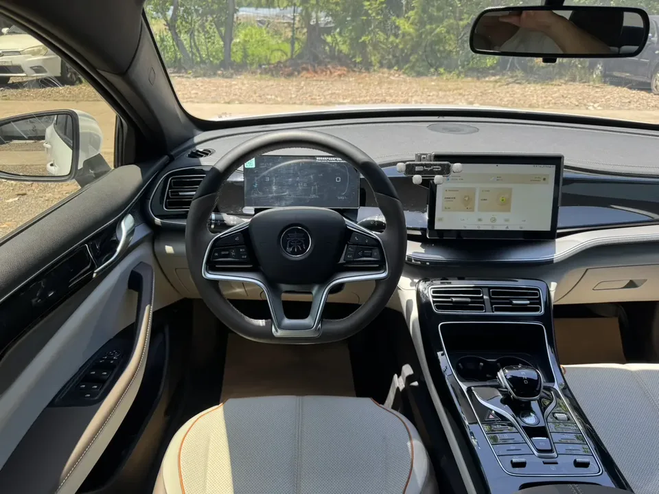 BYD Qin PLUS EV Qin PLUS EV Honor Edition 420KM Leading Model 2024 — thumbnail 3