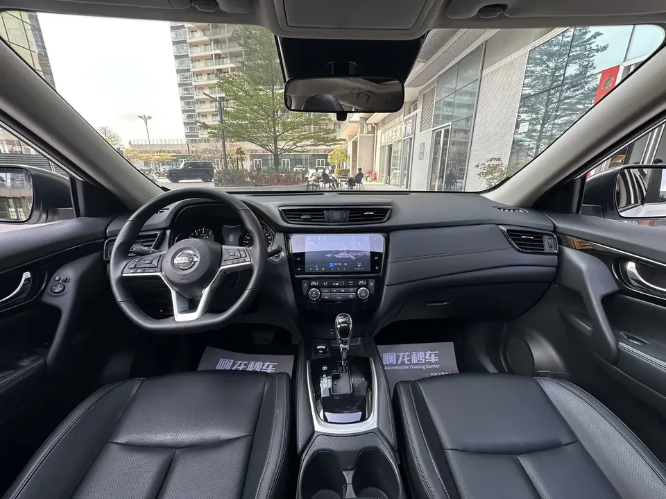 Nissan X-Trail Classic Edition 2.0L 2WD Intelligent Link Premium Edition 2025 — миниатюра 5