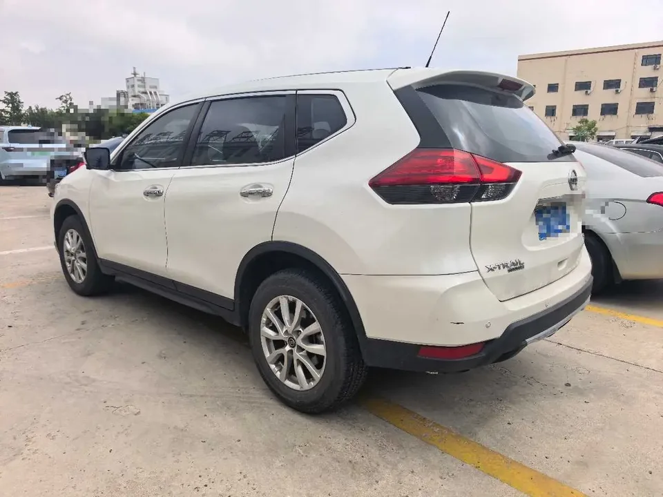 Nissan X-Trail Classic Edition 2.0L 2WD Smart Connection Comfort Edition 2023 — миниатюра 4