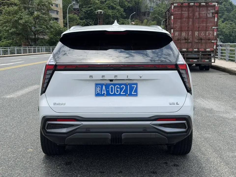 Geely Atlas L fourth generation 1.5TD DCT Jinxiu 2025 — миниатюра 2