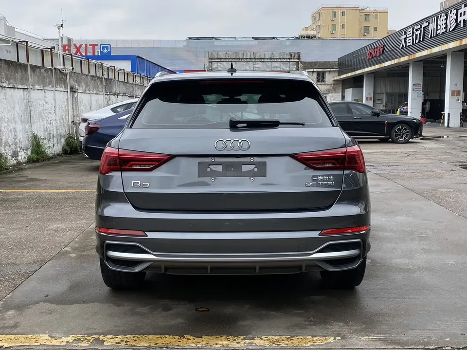 Audi Q3 Audi Q3 2022 35 TFSI Fashionable and Dynamic 2022 — миниатюра 2
