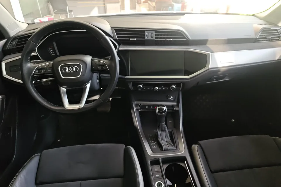 Audi Q3 Q3 Audi Q3 2022 35 TFSI aggressive and dynamic model 2022 — thumbnail 3
