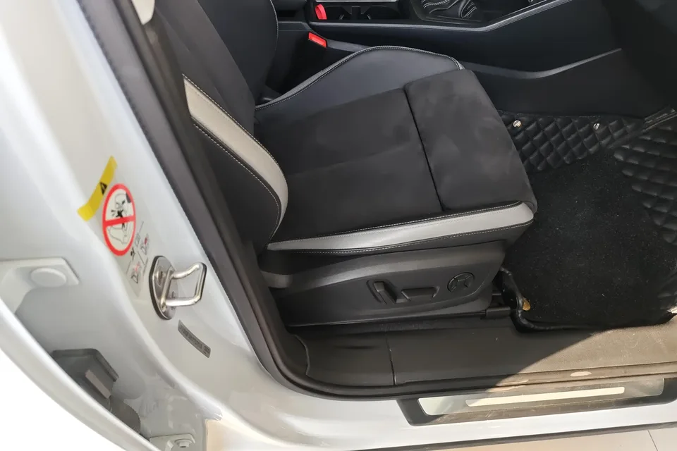 Audi Q3 Q3 Audi Q3 2022 35 TFSI aggressive and dynamic model 2022 — thumbnail 5