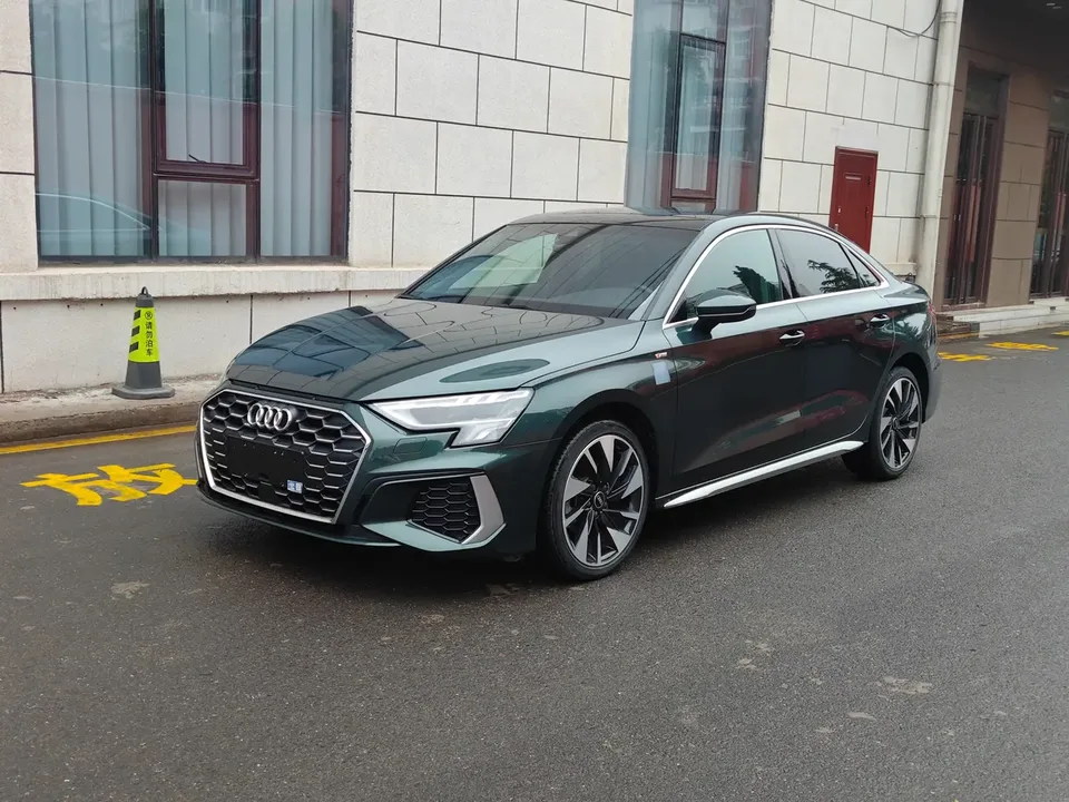 Audi A3 A3 facelift A3L Limousine 35 TFSI stylish and sporty 2023 — photo 1, buy with delivery to Moscow