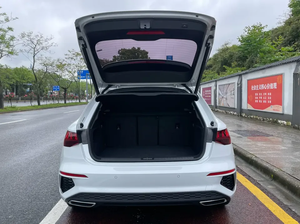 Audi A3 A3 Sportback 35 TFSI Aggressive Sports Edition 2022 — thumbnail 5