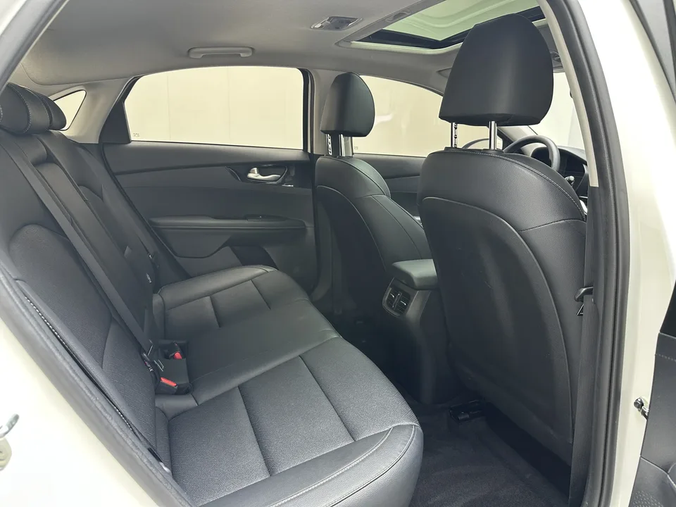Kia K3 K3 facelift 1.5L CVT fashion version 2023 — thumbnail 5