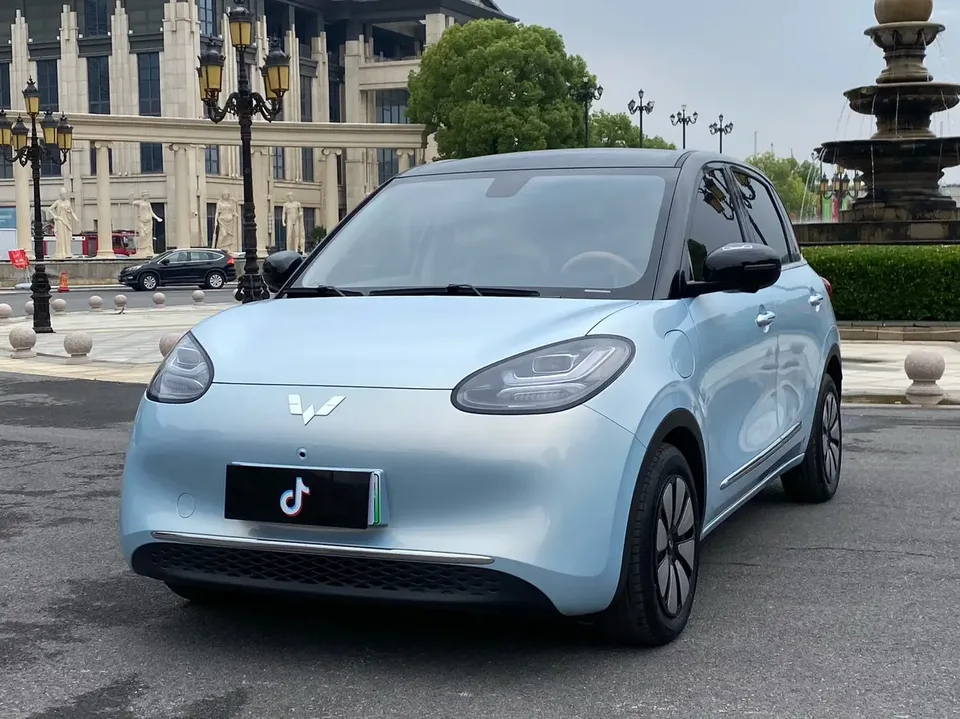 Wuling Bingo Wuling Bingo 410KM Lingxi Premium Edition 2025 — photo 1, buy with delivery to Moscow