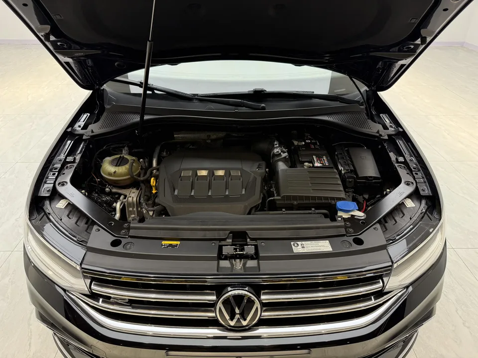 Volkswagen Tiguan L Tiguan L 2022 330TSI Automatic 2WD R-Line Enjoy Edition 2022 — миниатюра 3