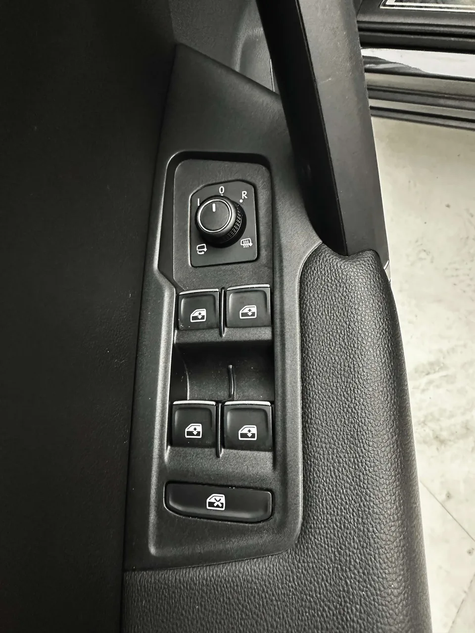 Volkswagen Tayron Tanyue 2022 280TSI 2WD Luxury Smart Edition 2022 — миниатюра 2
