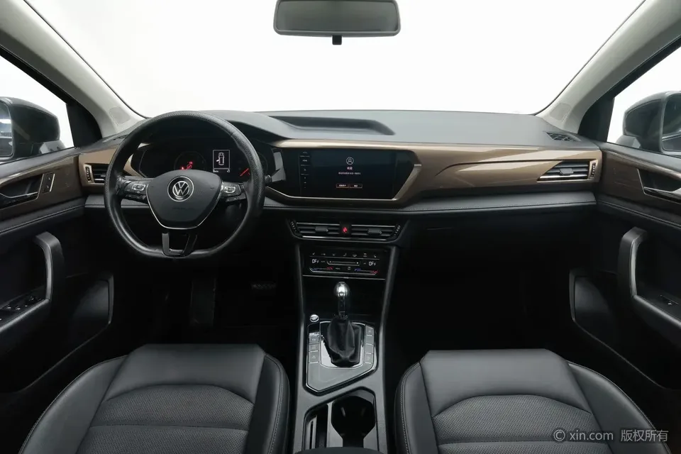 Volkswagen Tharu 2021 Tuyue 280TSI 2WD Luxury Edition PLUS 2022 — миниатюра 3