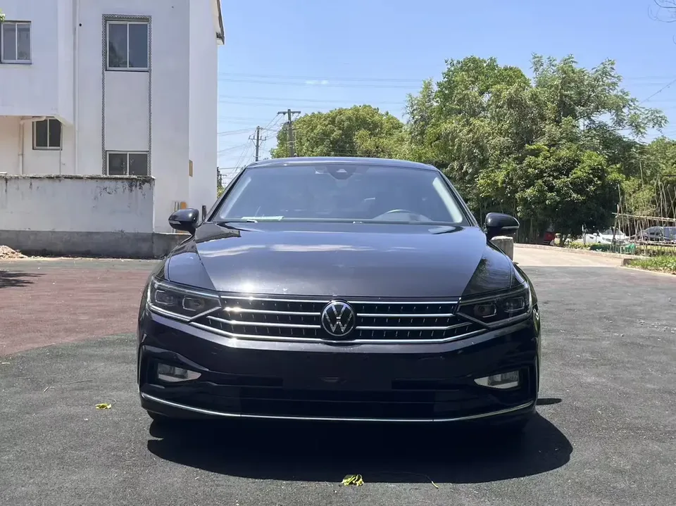 Volkswagen Magotan Magotan 2023 2 million commemorative edition 330TSI DSG luxury model 2023 — миниатюра 2