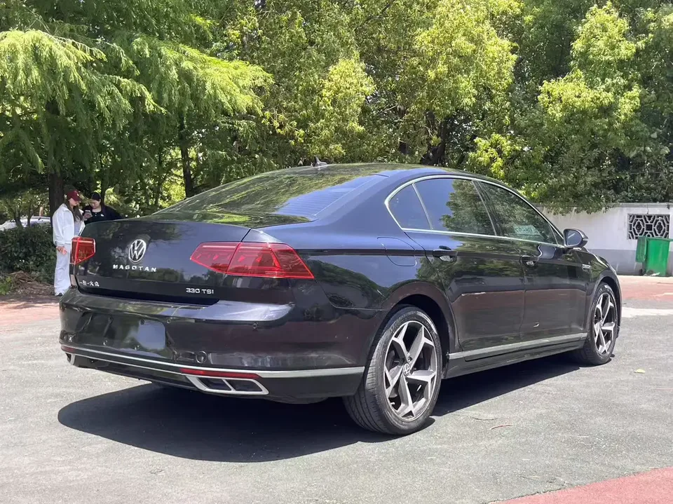 Volkswagen Magotan Magotan 2023 2 million commemorative edition 330TSI DSG luxury model 2023 — миниатюра 3