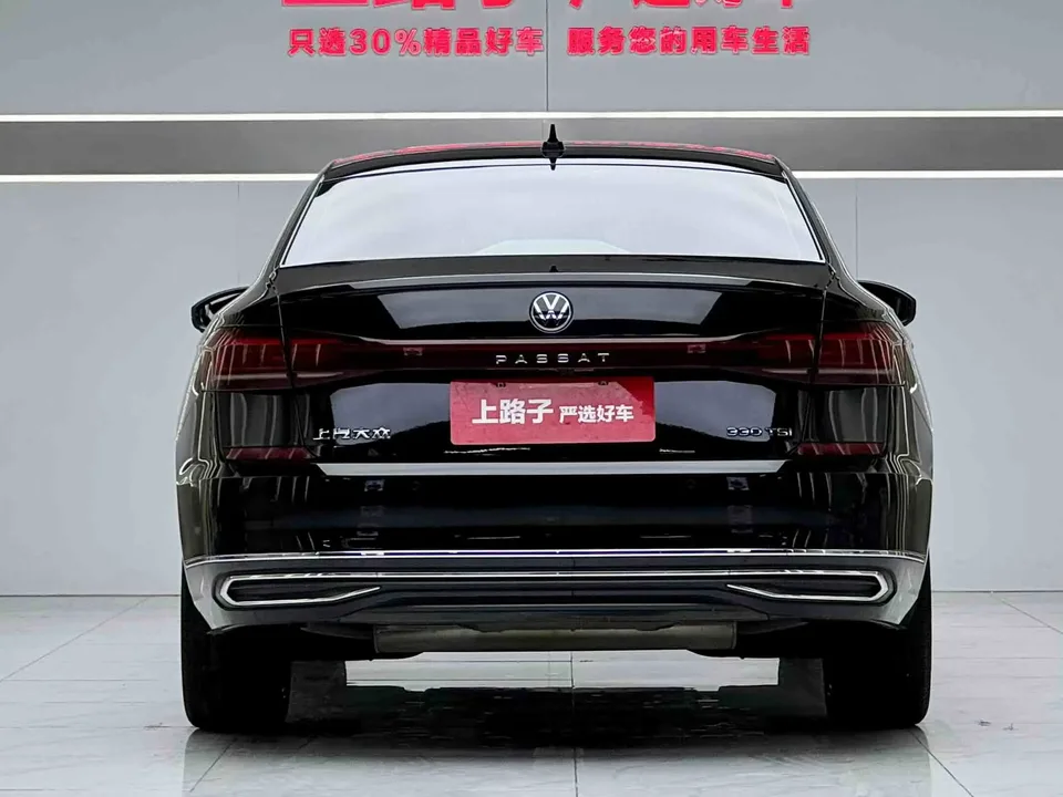 Volkswagen Passat Passat 2022 330TSI Deluxe Edition 2022 — миниатюра 2