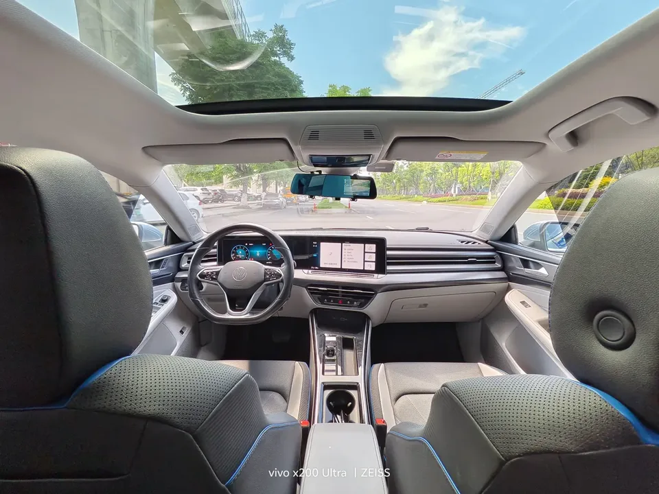 Volkswagen Lamando Lingdu Lingdu Lingdu L 280TSI DSG Cool Edition 2022 — thumbnail 3