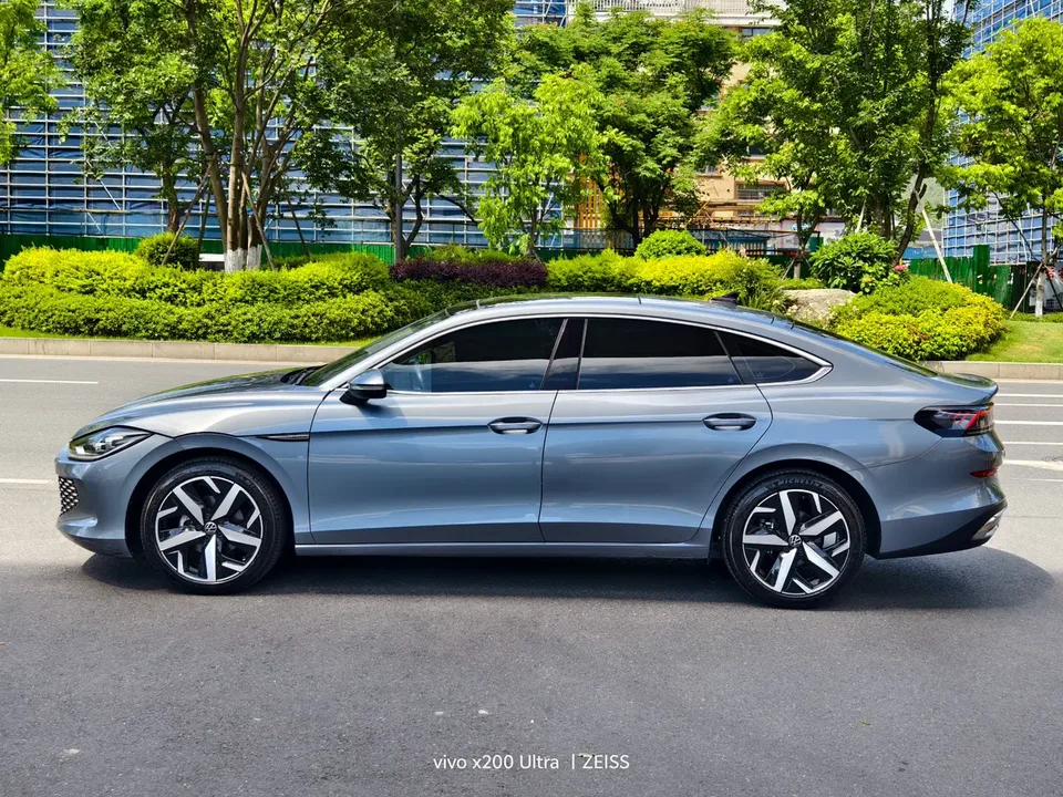 Volkswagen Lamando Lingdu Lingdu Lingdu L 280TSI DSG Cool Edition 2022 — thumbnail 4