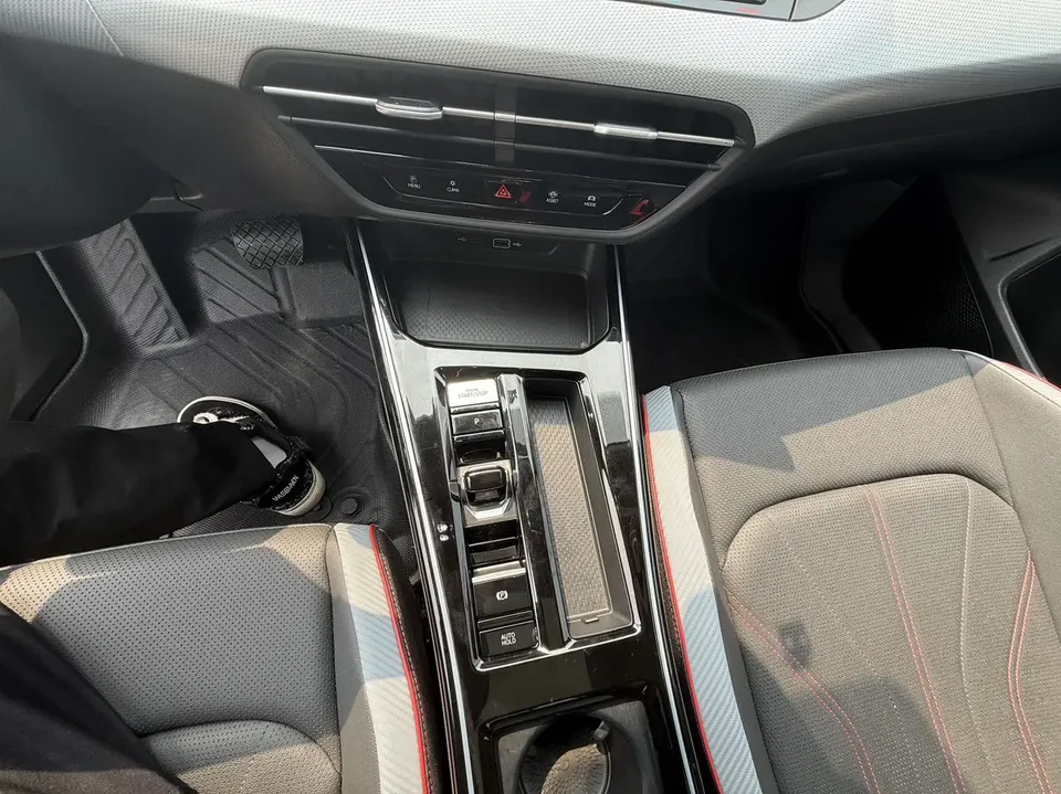 Volkswagen Lamando Lingdu Lingdu L 280TSI DSG Cool Edition 2023 — миниатюра 3