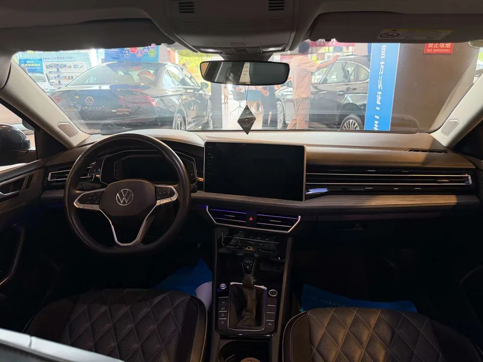 Volkswagen Sagitar 2023 Sagitar 300TSI DSG Excellence Edition 2023 — миниатюра 5