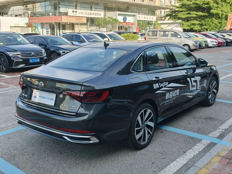 Volkswagen Sagitar 2023 Sagitar 300TSI DSG Excellence Edition 2023 — миниатюра 2
